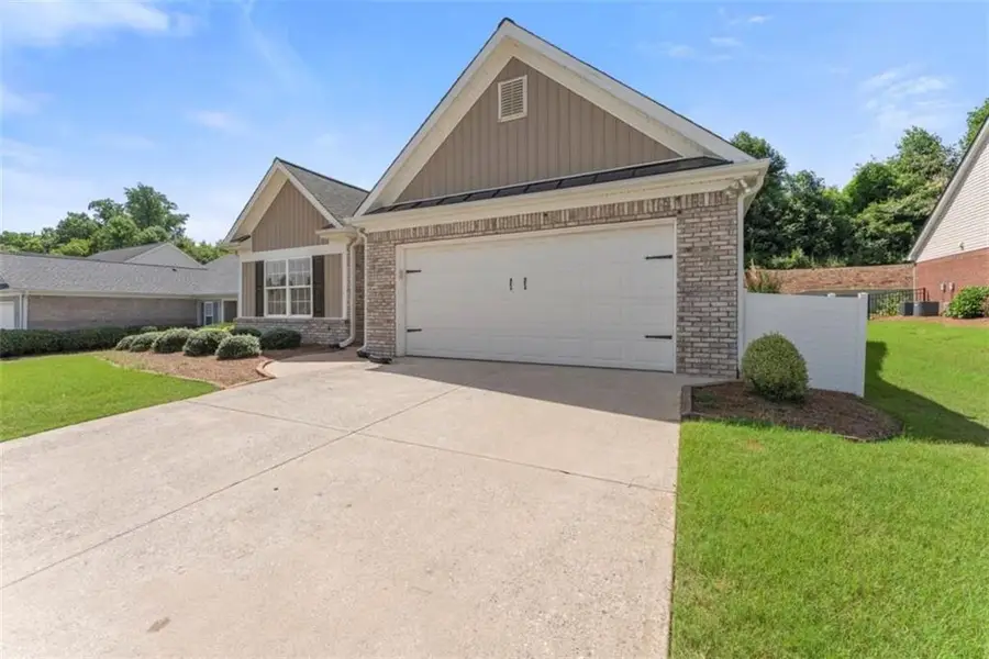 316 Lakeview Bend Circle, Jefferson, GA 30549 - #2