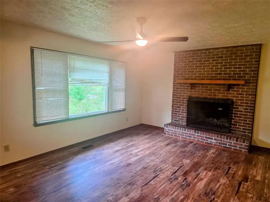 128 Hillview Drive, Thomaston, GA 30286 - #2