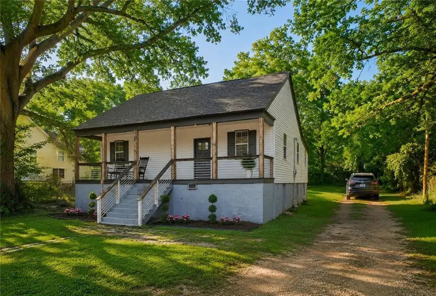 16 Berry Avenue, Newnan, GA 30263 - #3