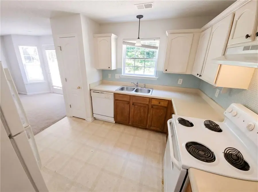 220 Fox Creek Boulevard, Woodstock, GA 30188 - #2