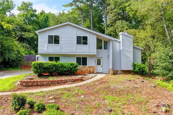 6567 Oakwood Drive, Douglasville, GA 30135