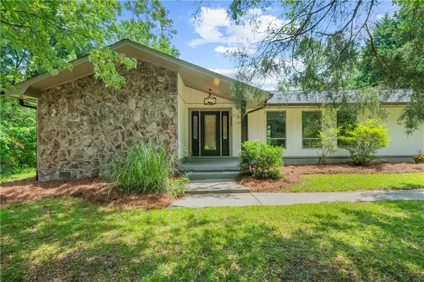 2053 Deerfield Run, Snellville, GA 30078