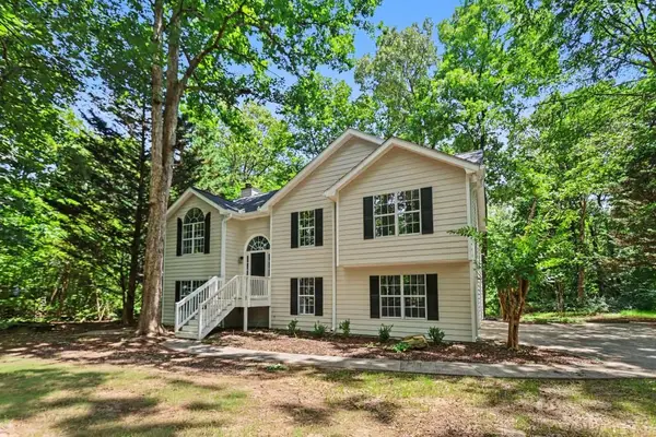105 Creek View Drive, Hoschton, GA 30548