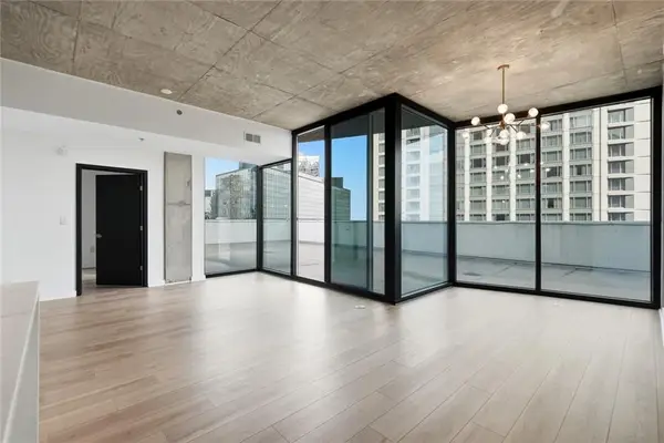 3324 Peachtree Road Ne, Atlanta, GA 30326