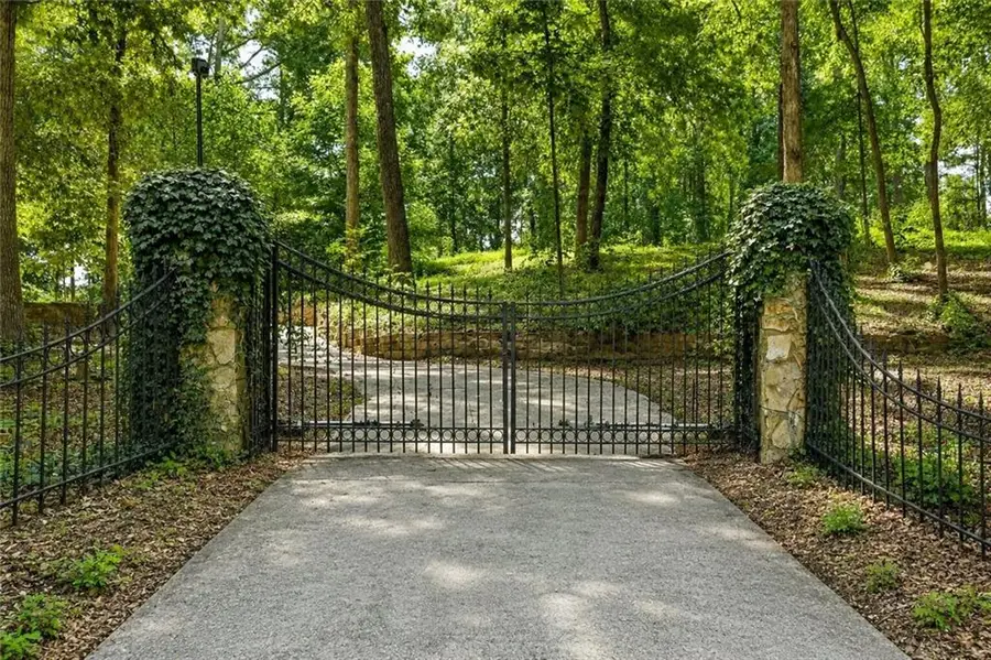 6680 Woodlake Drive, Flowery Branch, GA 30542 - #2