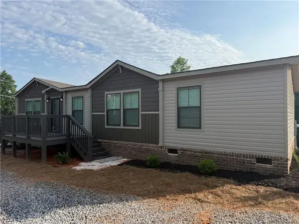 654 Robertson Loop Road, Clarkesville, GA 30523