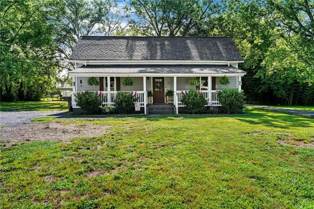 28 School Street Ne, White, GA 30184 - #1