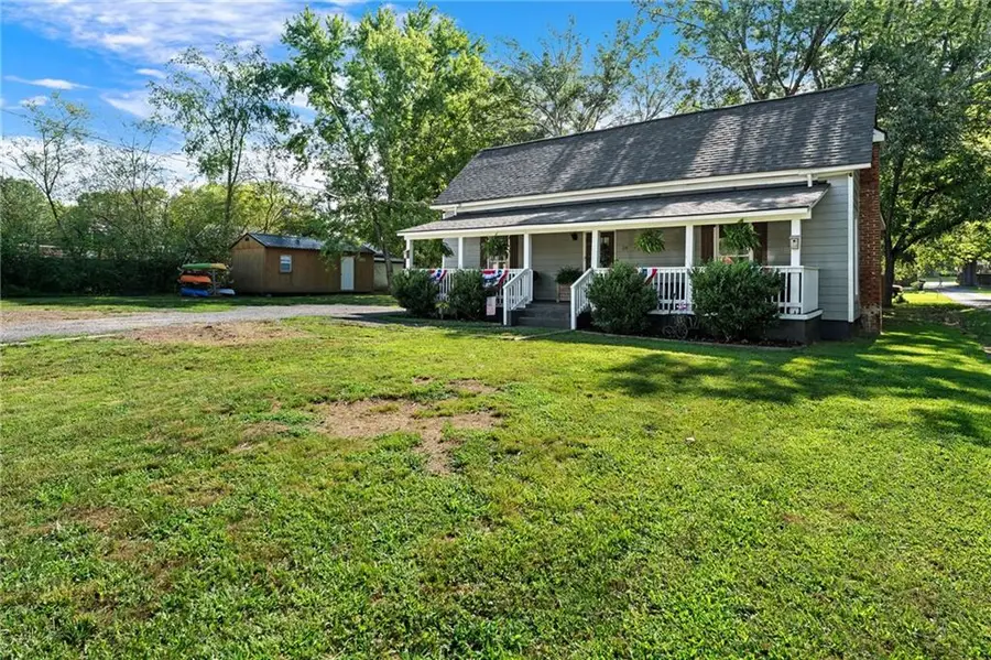 28 School Street Ne, White, GA 30184 - #3