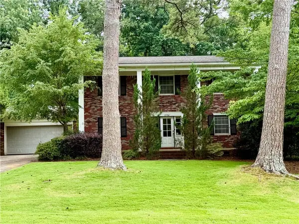 2704 Sunny Lane Se, Marietta, GA 30067