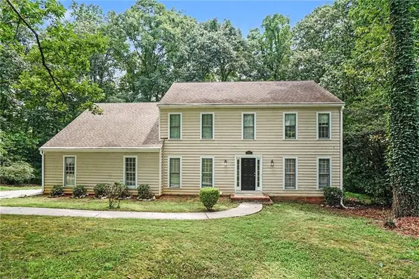 3884 Hunting Ridge Drive Sw, Lilburn, GA 30047
