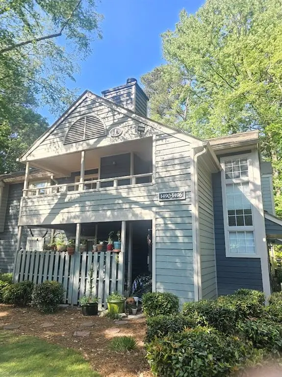 1490 N Crossing Circle Ne, Atlanta, GA 30329