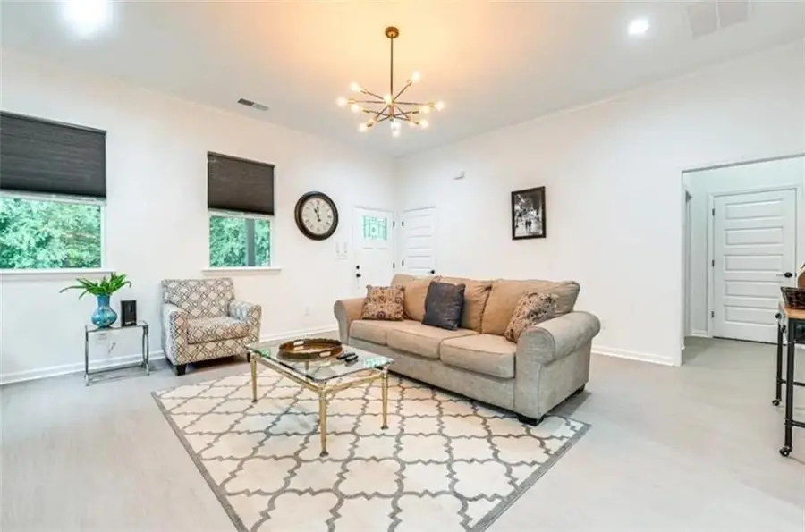 509 W Main Street, Hogansville, GA 30230 - #3