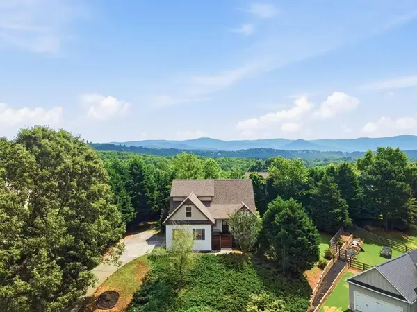 105 Arbor Hills Circle, Talking Rock, GA 30175