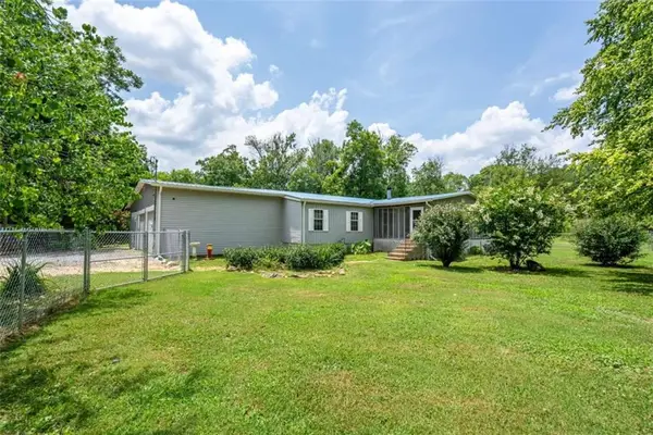 1054 Booze Mountain Road, Lindale, GA 30147