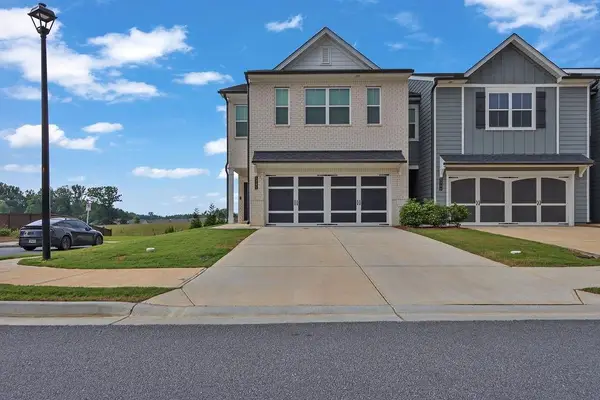 5305 Melbourne Lane, Flowery Branch, GA 30542