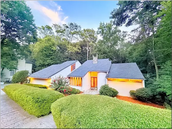 320 Fauna Court, Sandy Springs, GA 30350