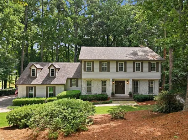 10145 Cresent Hill Lane, Roswell, GA 30076