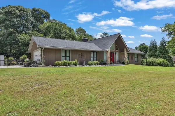 2184 Valley Creek Circle, Snellville, GA 30078
