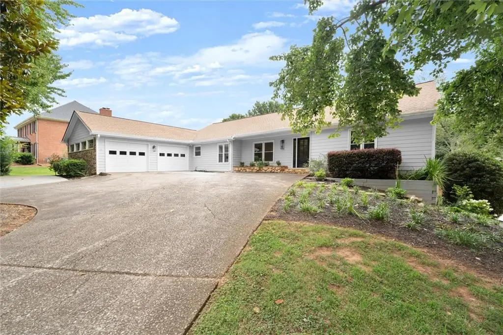 560 Saddle Creek Circle, Roswell, GA 30076 - #1