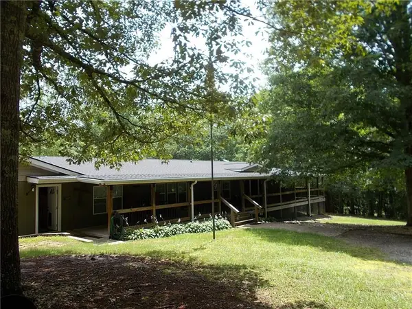 416 Old Jones Road, Whitesburg, GA 30185