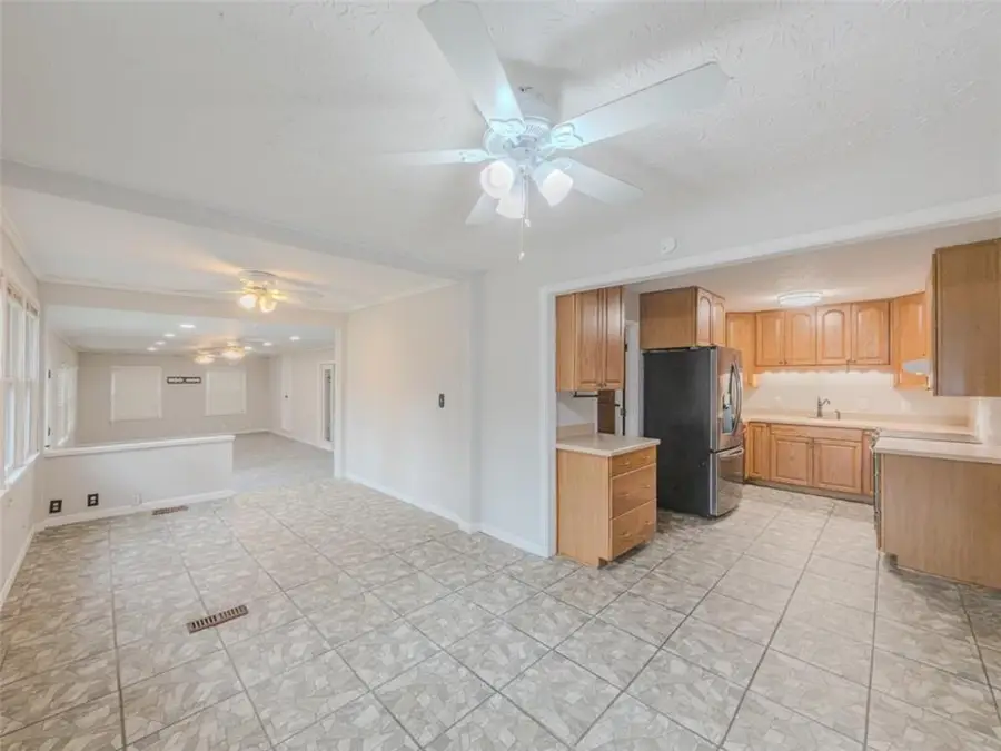 808 Glen Circle, Lawrenceville, GA 30044 - #2