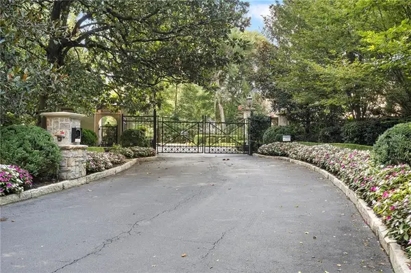 675 W Paces Ferry, #4 Road Nw, Atlanta, GA 30327
