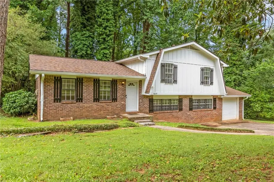 5809 Oakleaf Way, Stone Mountain, GA 30087 - #2