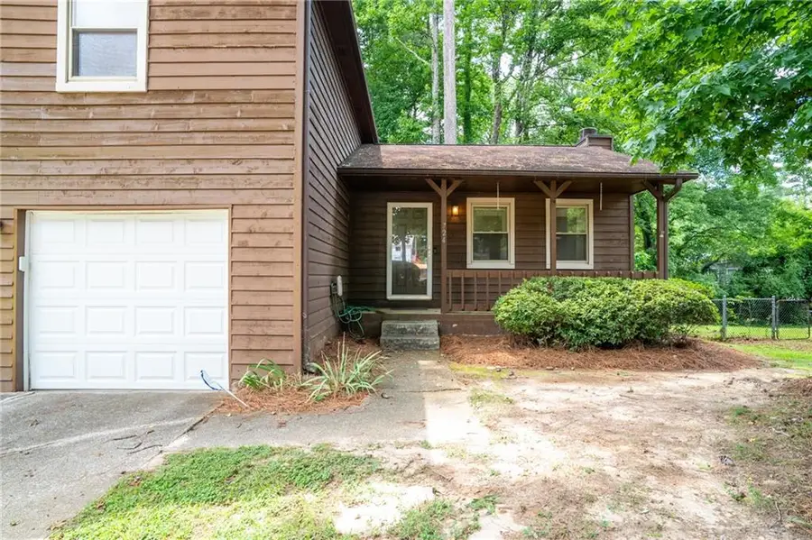 724 Ridge Avenue, Stone Mountain, GA 30083 - #2
