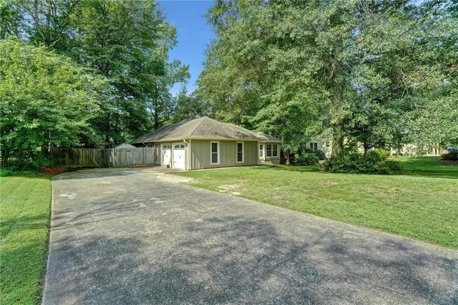 3115 Country Lake Drive, Powder Springs, GA 30127 - #3