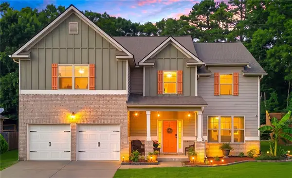 2149 Shadow Oak Trail, Loganville, GA 30052