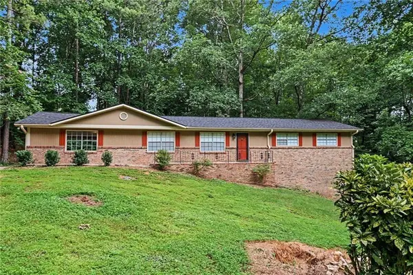 2216 Chestnut Log Drive, Lithia Springs, GA 30122