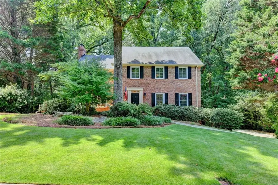 585 Cambridge Way, Sandy Springs, GA 30328 - #2