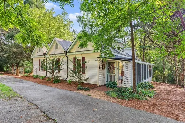 140 E Oak Street, East Ellijay, GA 30540