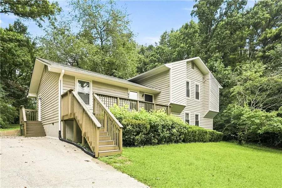 949 Falconcrest Drive, Lawrenceville, GA 30043 - #2