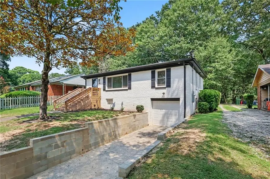 208 Silver Springs Circle Sw, Atlanta, GA 30310 - #2