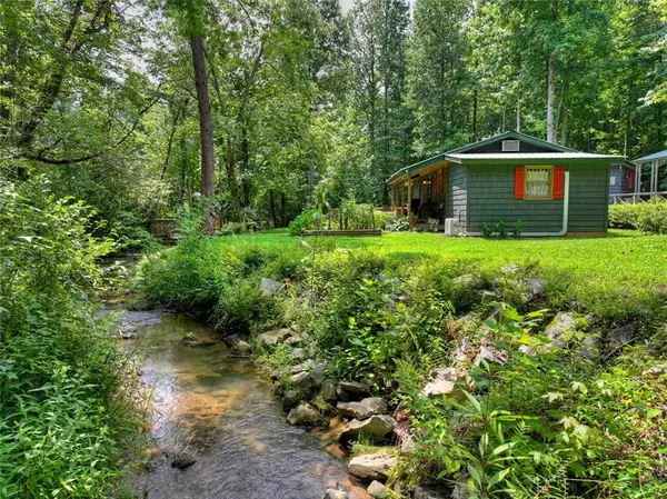 100 Wing Circle, Ellijay, GA 30536