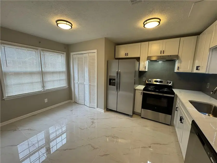 5223 Ridge Forest Drive, Stone Mountain, GA 30083 - #3