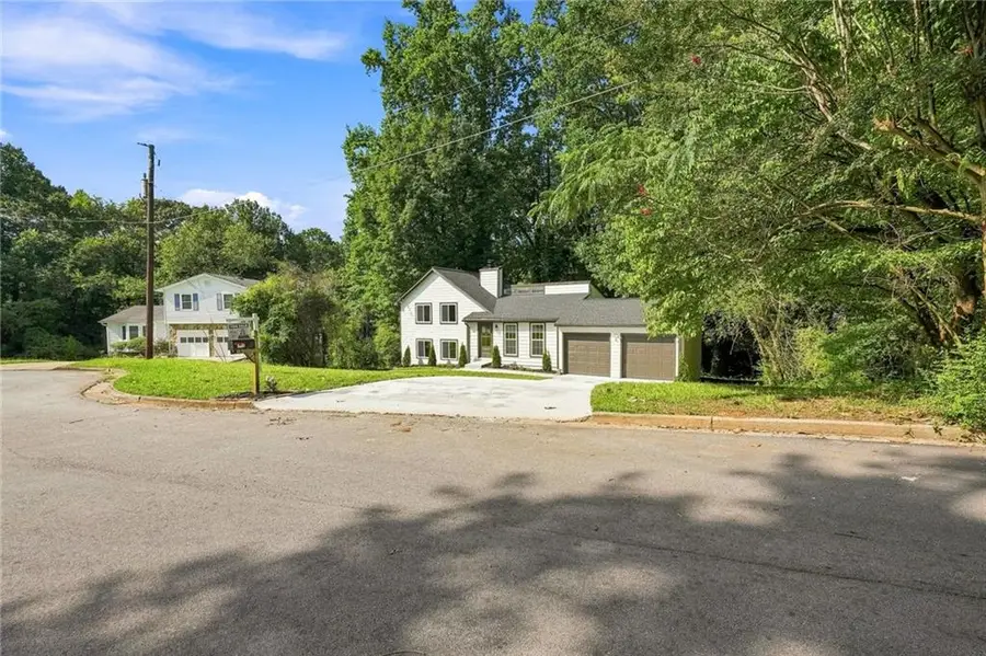 1060 S Millard Way, Stone Mountain, GA 30088 - #2