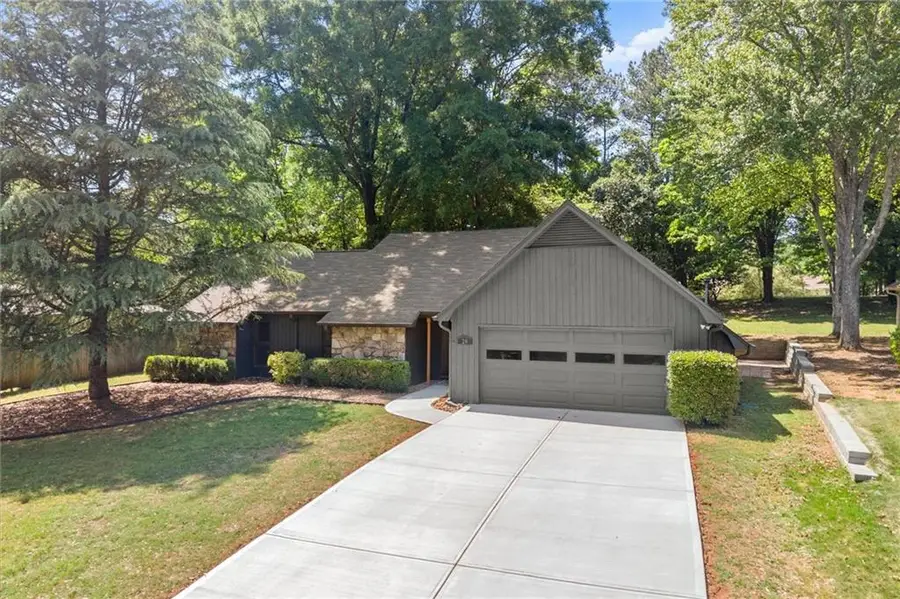 20 Sweetwood Court, Roswell, GA 30076 - #2