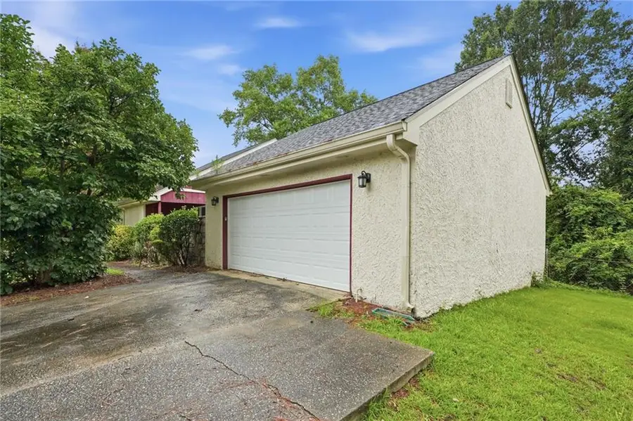 1384 Huntsmen Glen, Riverdale, GA 30296 - #2