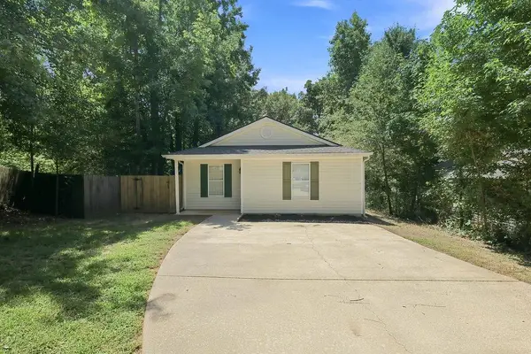 9185 Horseshoe Bnd, Gainesville, GA 30506