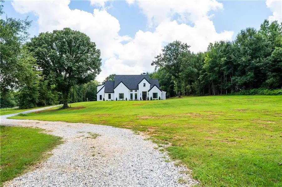 860 W Ridgeway Road, Maysville, GA 30558 - #2