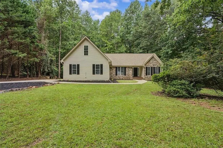 590 S Alexander Creek Road, Newnan, GA 30263 - #2