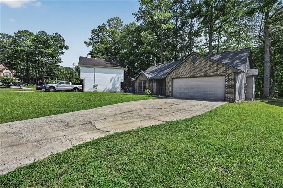 7185 Nunn Woods Way, Fairburn, GA 30213 - #2