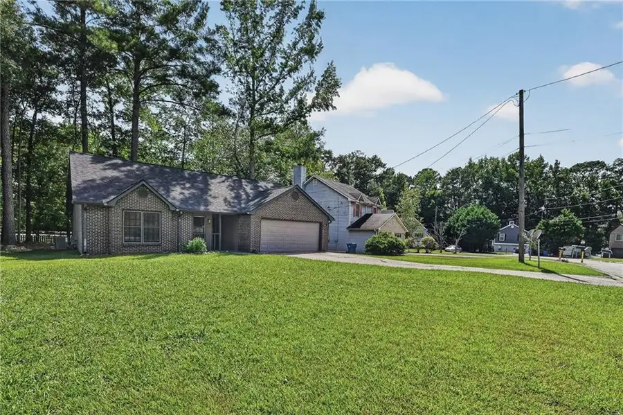 7185 Nunn Woods Way, Fairburn, GA 30213 - #3