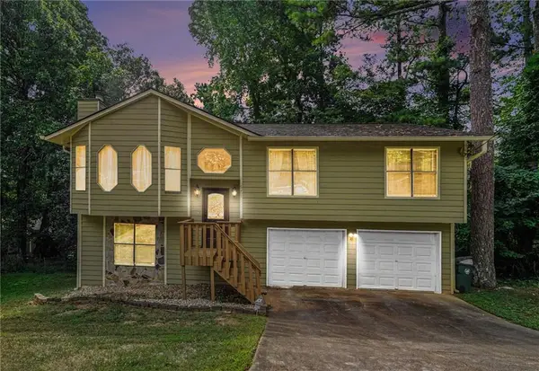 671 Pepperwood Trail, Stone Mountain, GA 30087