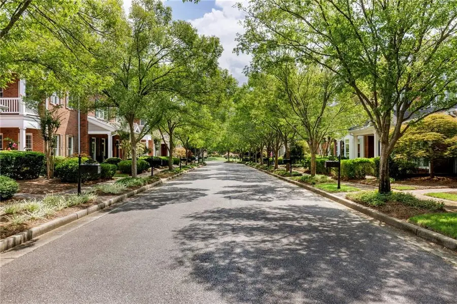 8720 Parker Place, Roswell, GA 30076 - #2
