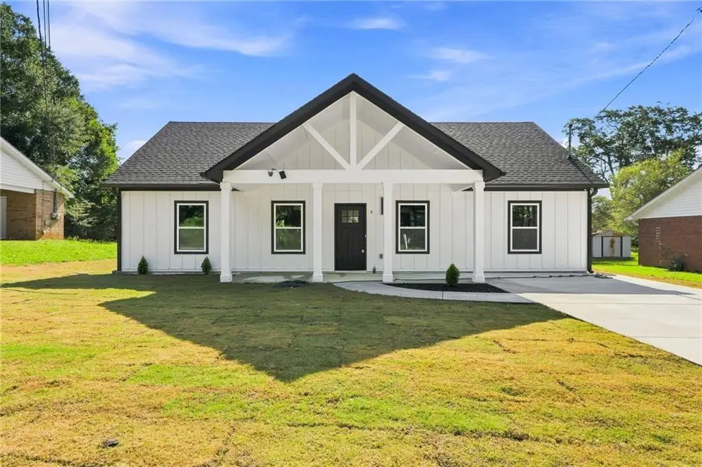 4 N Annie St, Newnan, GA 30263 - #1