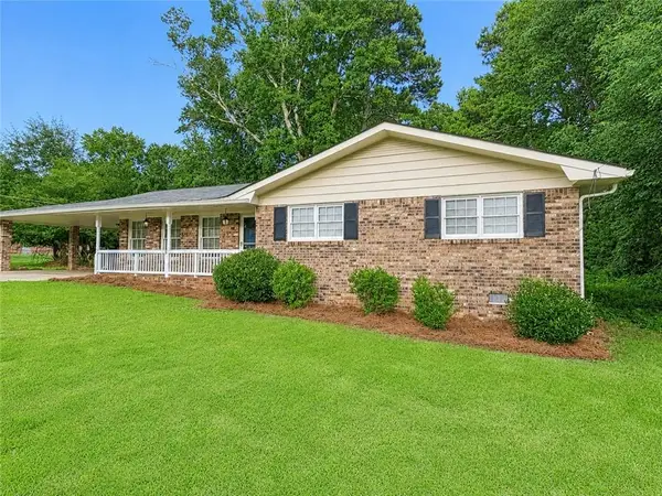886 Oakhill Court, Stone Mountain, GA 30087