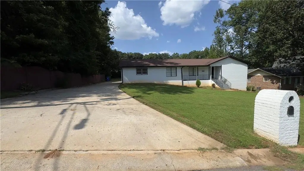 1050 Forest Heights Road, Stone Mountain, GA 30083 - #1